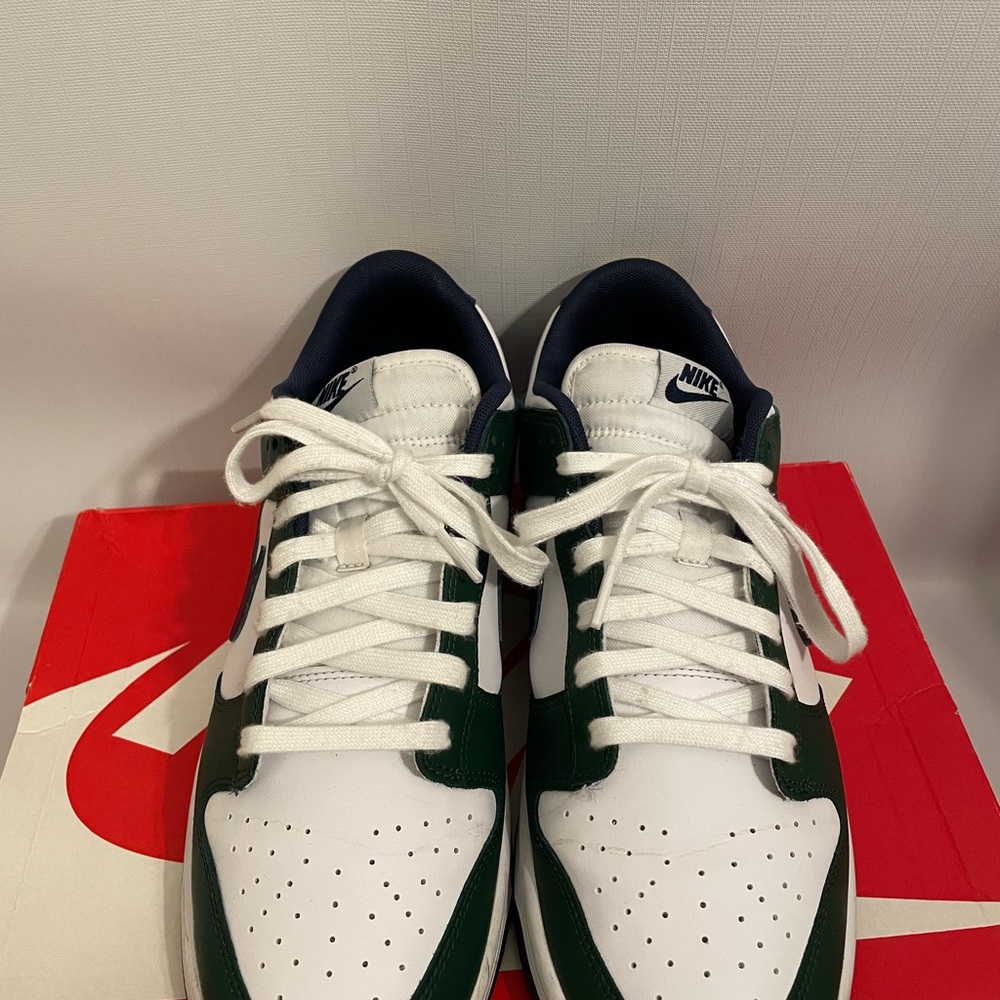 Nike dunks low - image 4